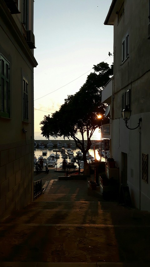 strada per il porto