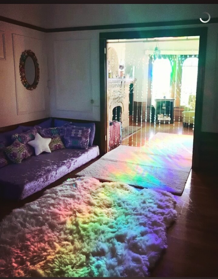 Illusion of rainbow