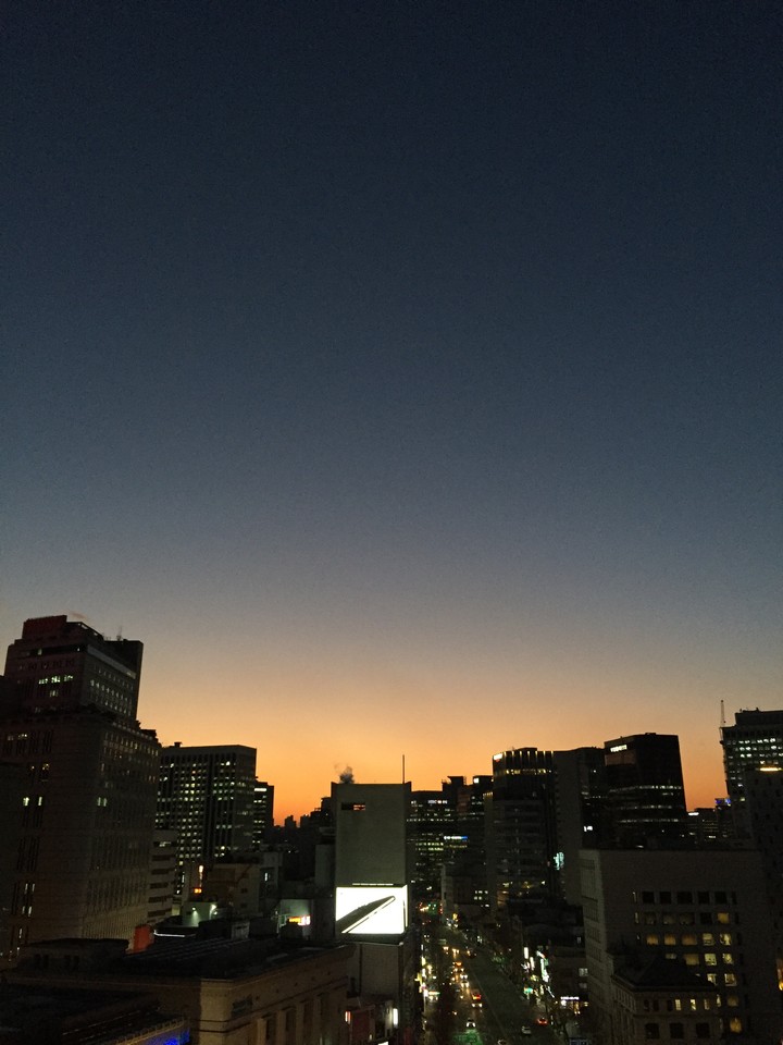 the glow of the sky at sundown