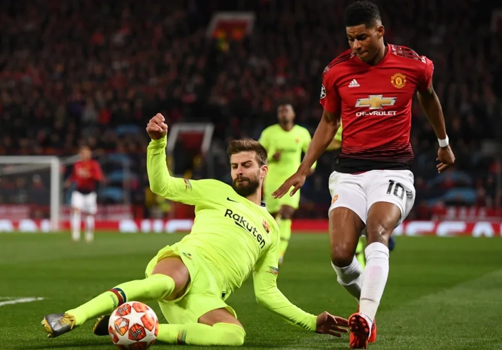 Gerard pique slide tackle