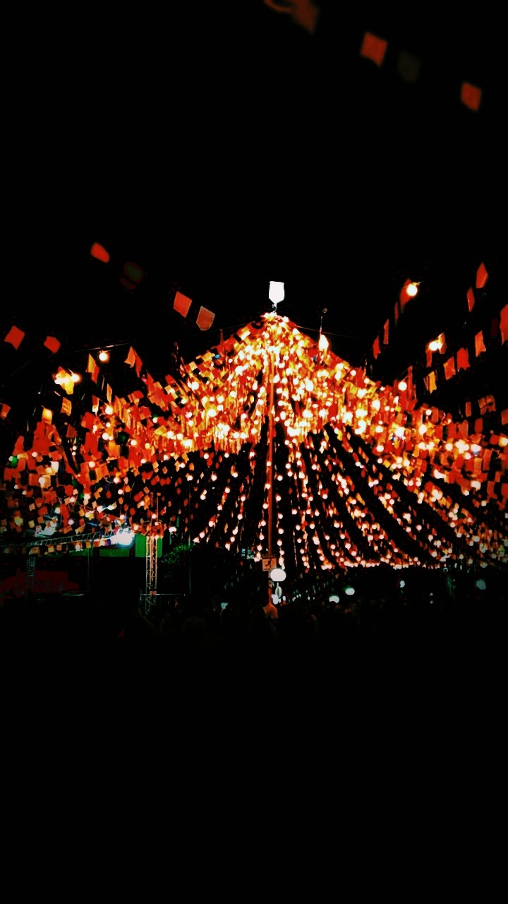 Bandeirinhas com luzes