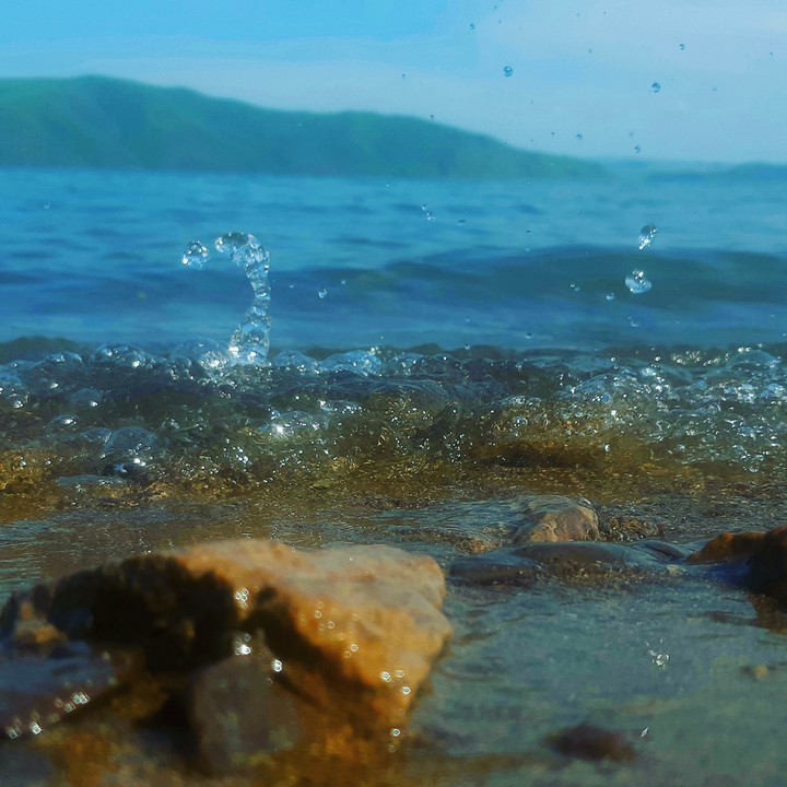 вода