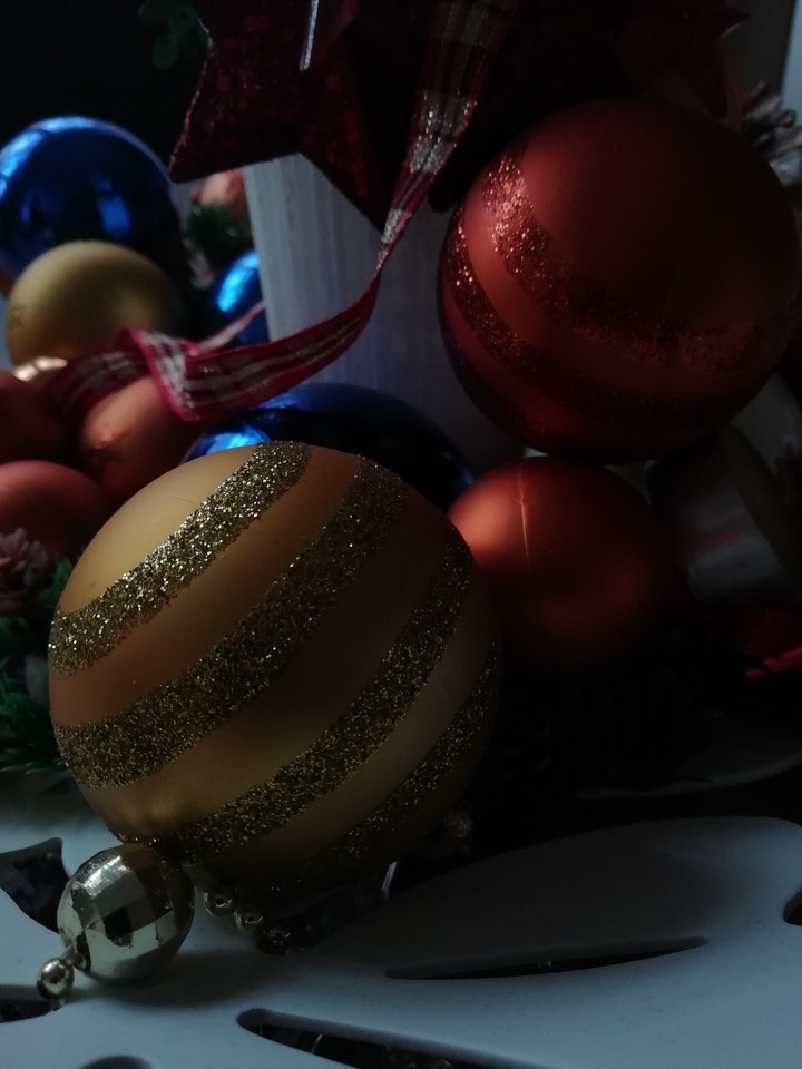 Christmas tree ball