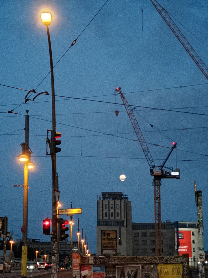 ××× Berlin city lights and moon ×××