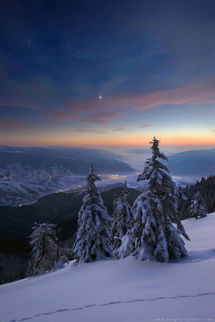 Night in mountain's