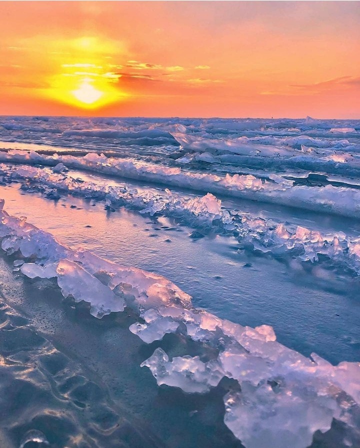 Frozen waves