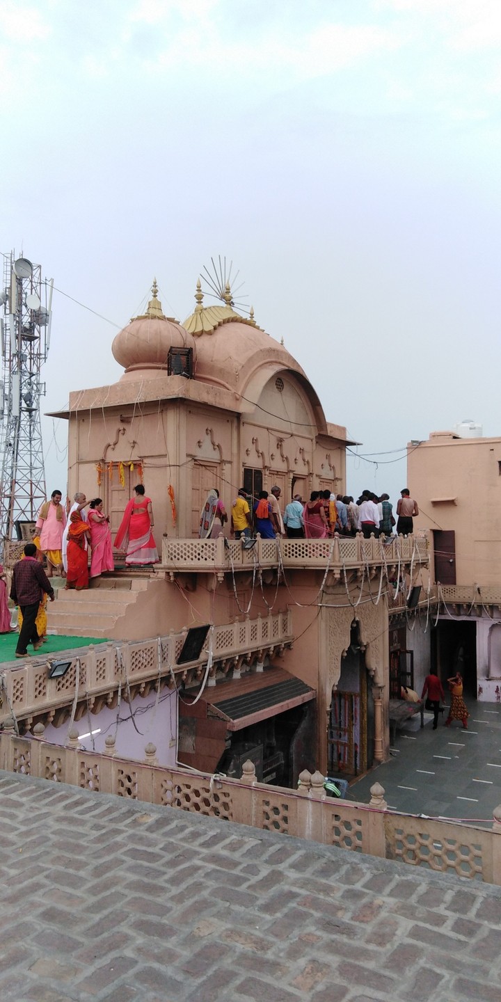 bake bihari temple