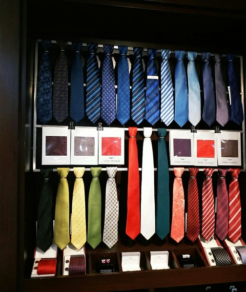 Tie display