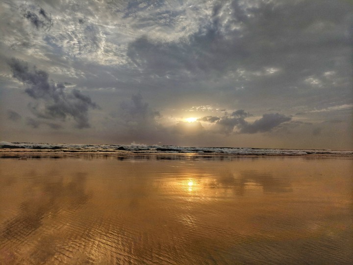 The goldne hues of the beach...