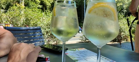 тапети liquid, stemware