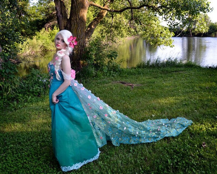 Elsa splendid queen