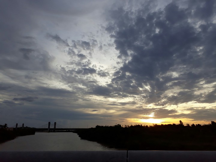 sunset and bridge 夕陽和橋