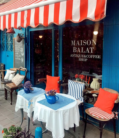 רקעים House, Patio