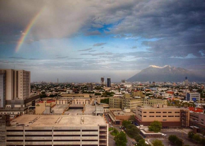 Monterrey con arcoiris! Nuevo León, Mexico