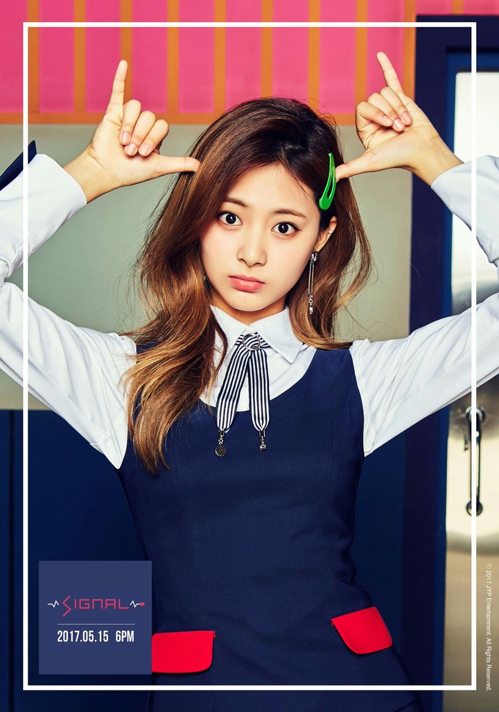 Tzuyu SIGNAL