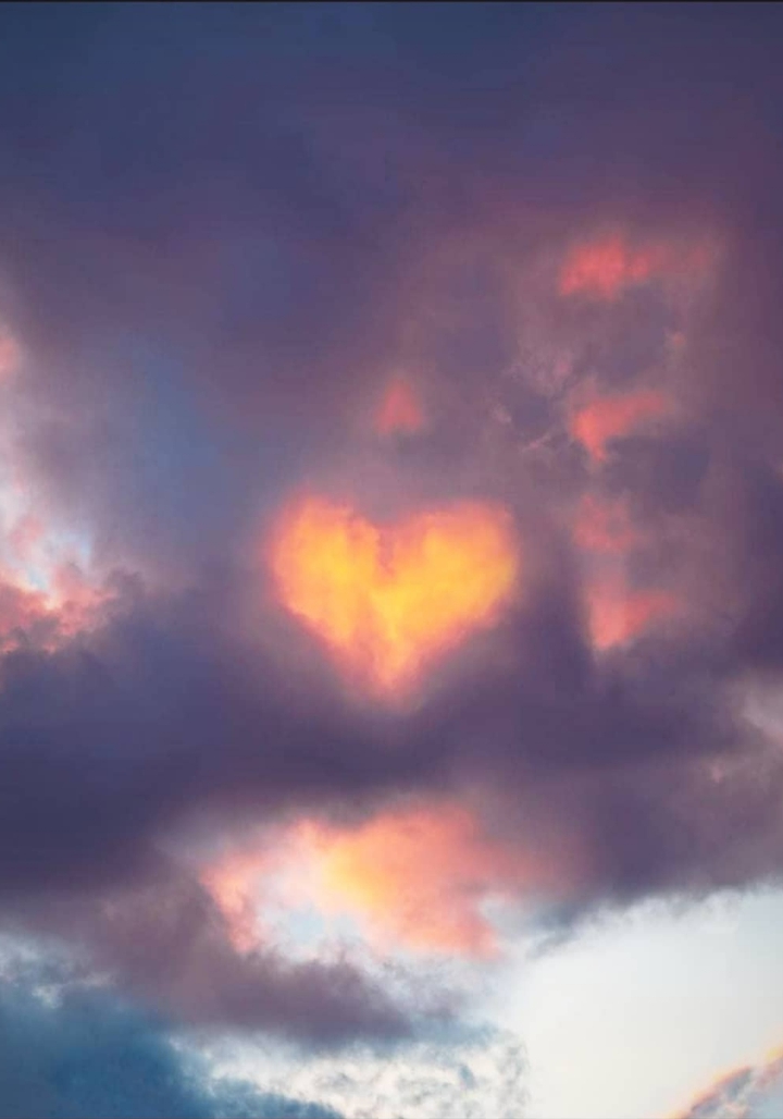strange Cloud ❤️