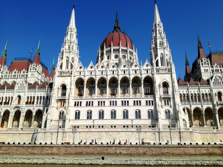 sun(ny)day on the Danube by boat
