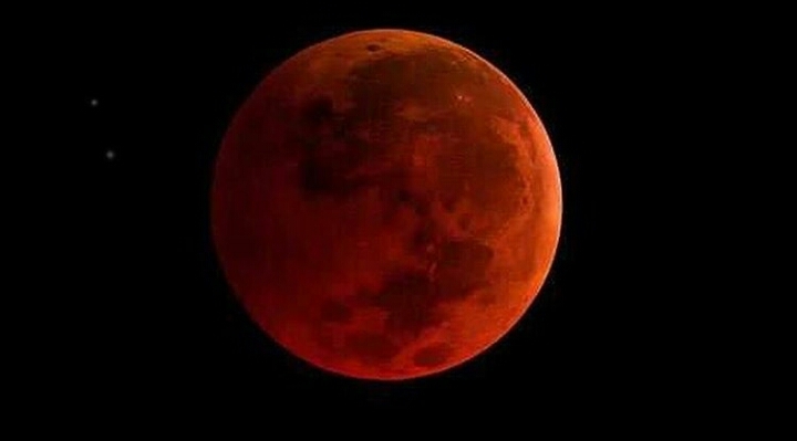 Blue Blood Moon 
