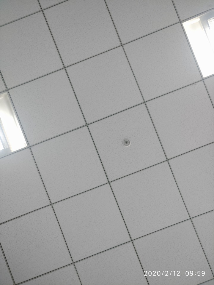 Roof with pattern