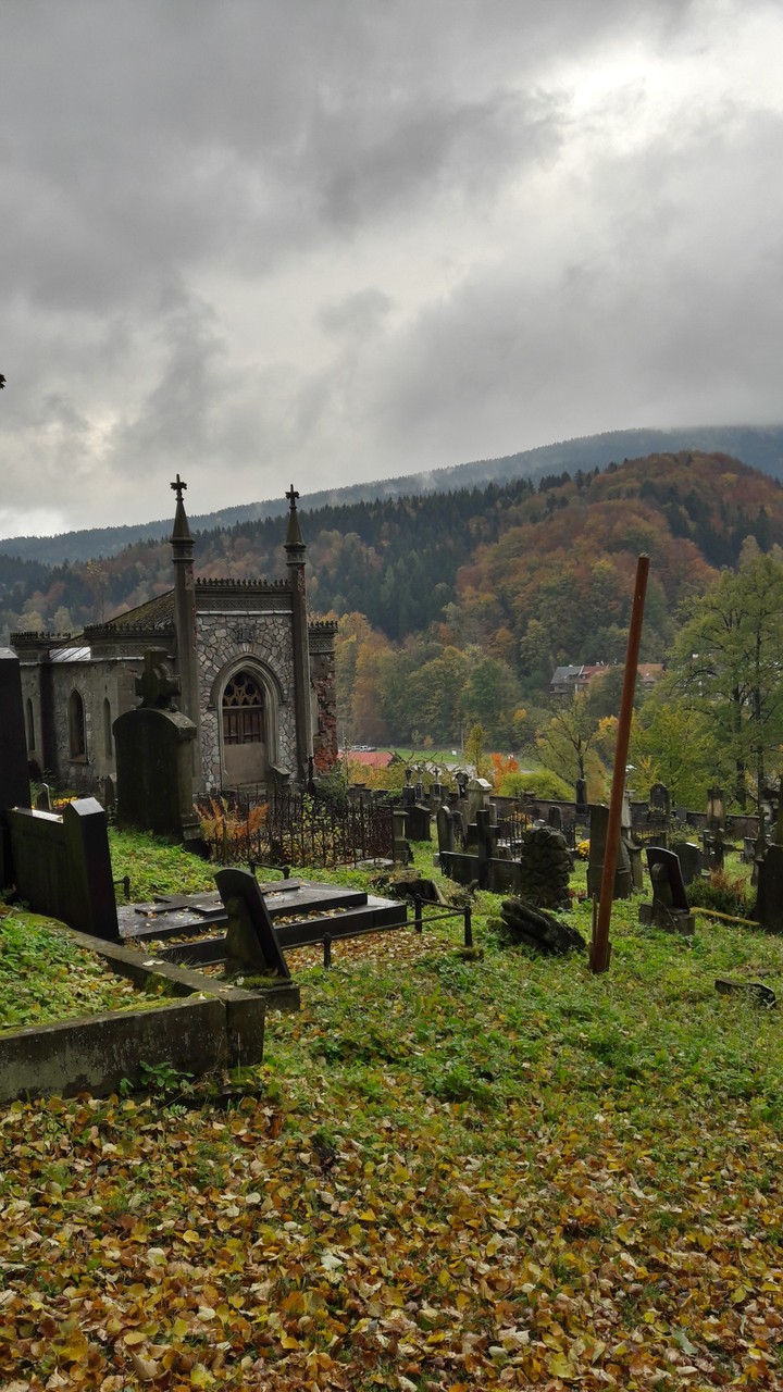 Cemetery monument