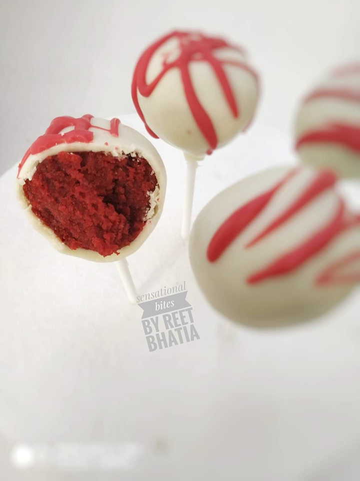 red velvet cake pops