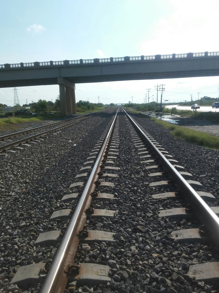 via monterrey_laredo