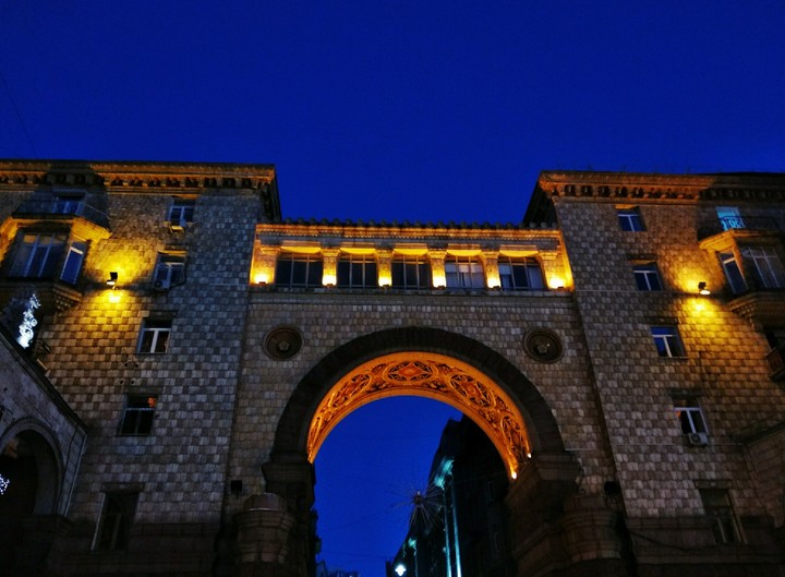 arch in lights