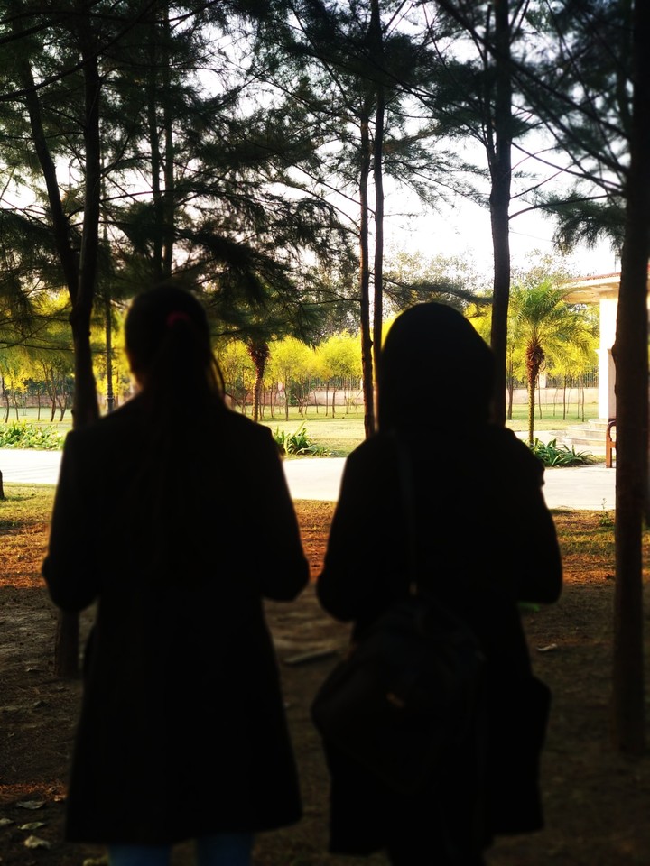 friends in dark