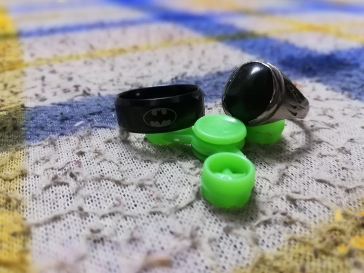 Rings and spiner