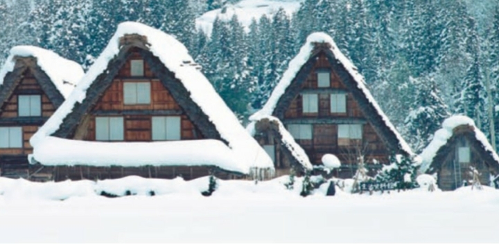 snow-covered hamlet Shirakawa-go