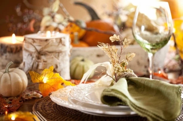 candle table setting