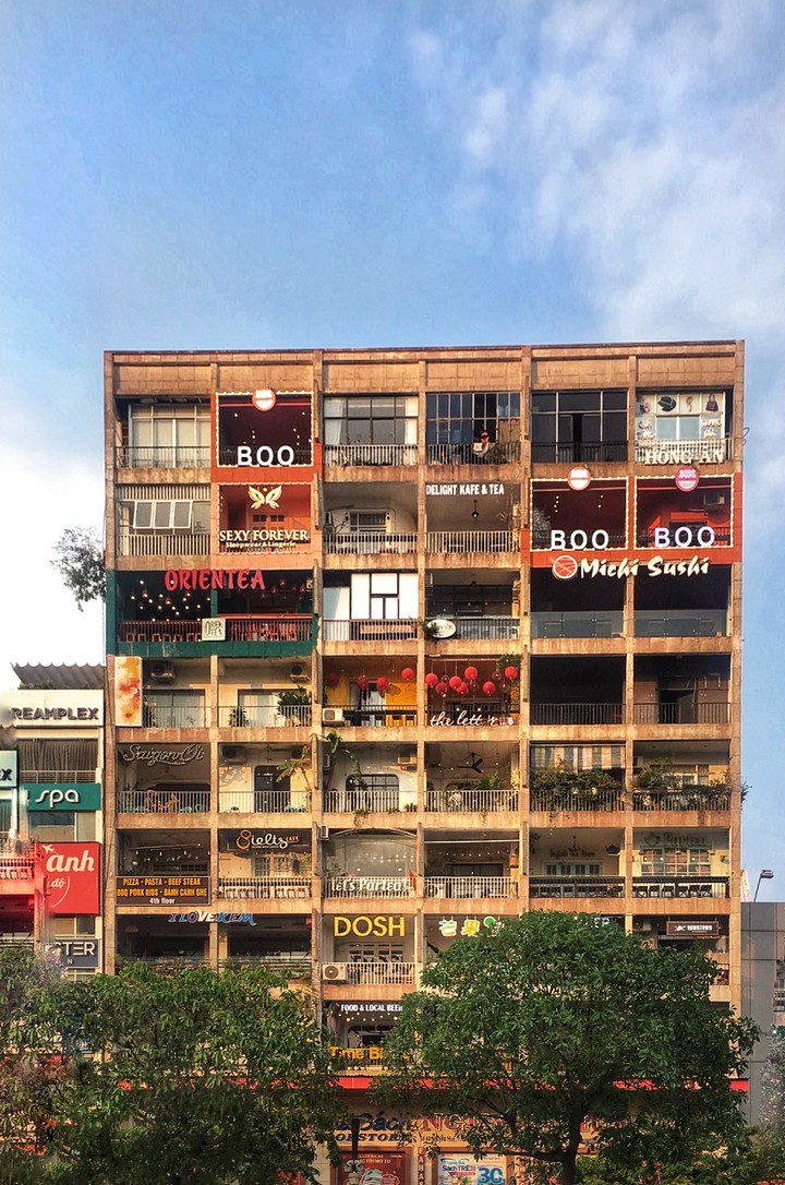 Cafe Apartment