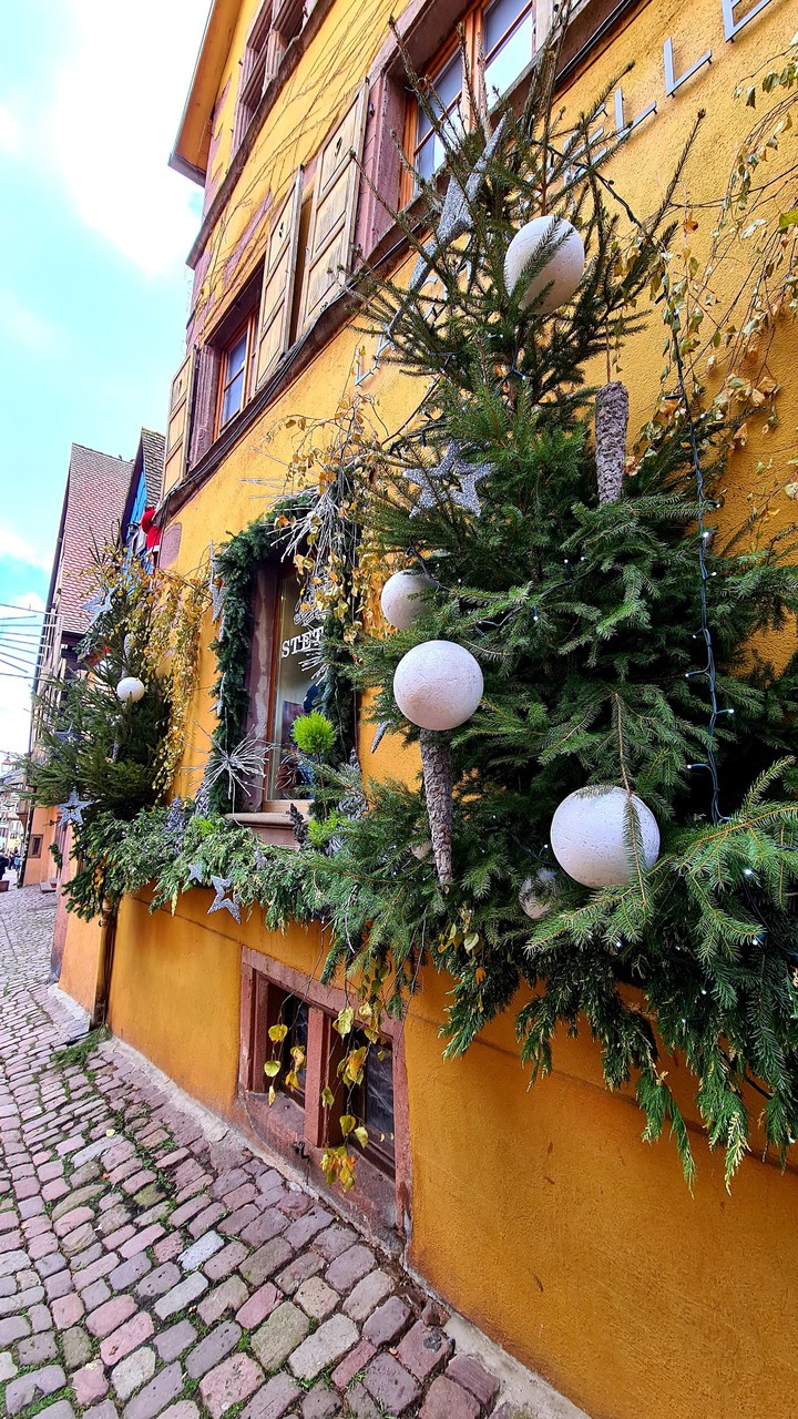 Street decoration