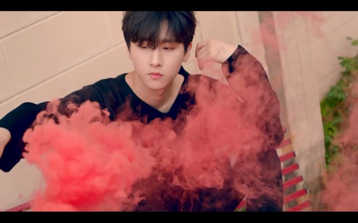 MONSTA X(몬스타엑스) - 'LIVIN' IT UP'