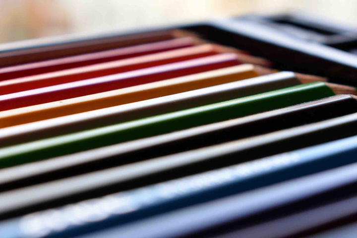 coloured pencil set