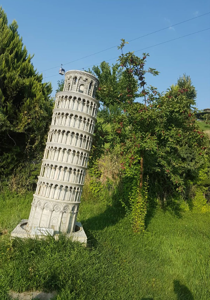 Minnak İtalya Pisa Kulesi Yapıtı