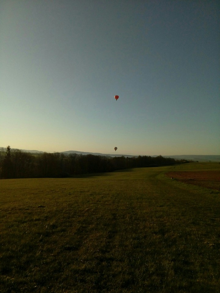 letní ráno s balony