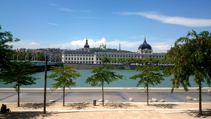 LYON VIBRATIONS