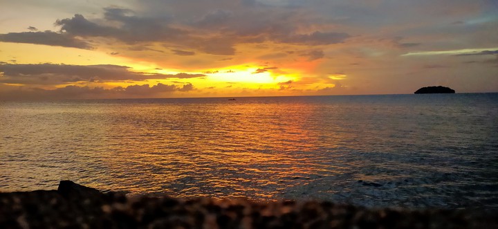 tanjung aru a place to relax ur mind and enjoy sea breeze