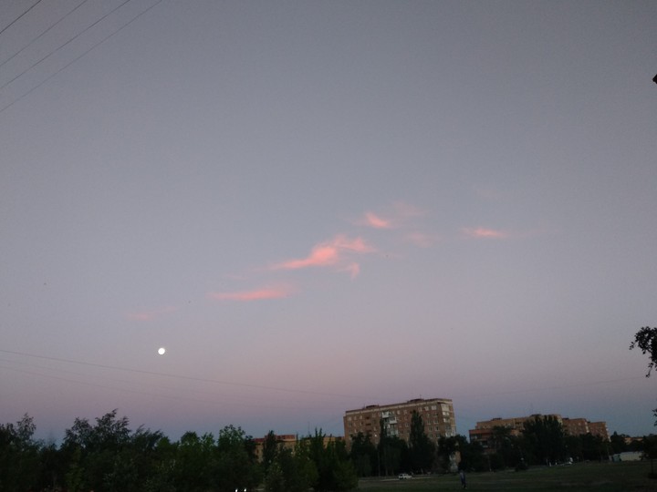 малиновый закат солнца