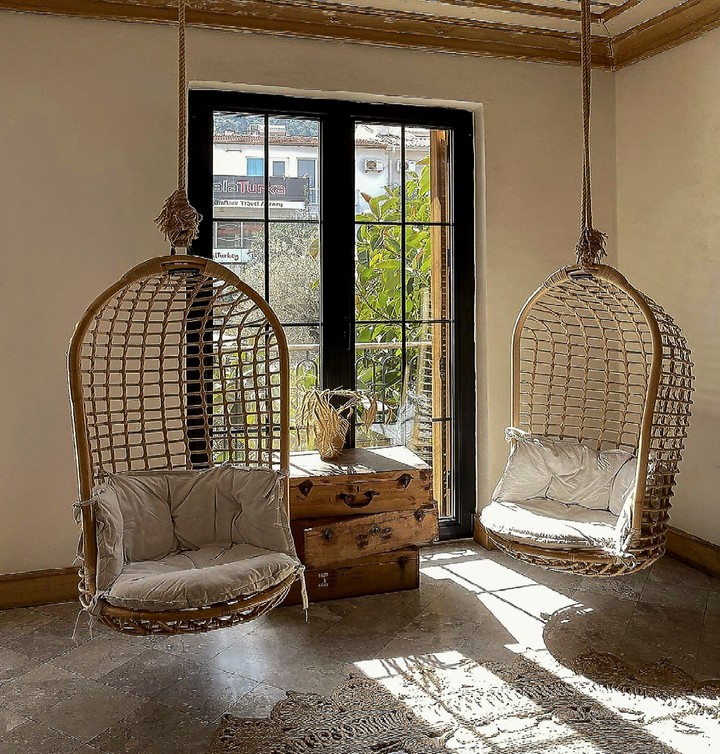 A Seat for A Friend