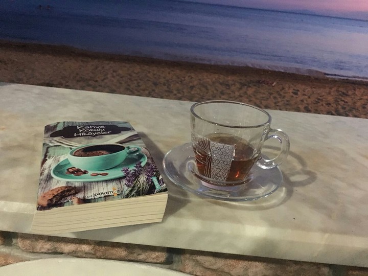 kitap ve cay keyfi