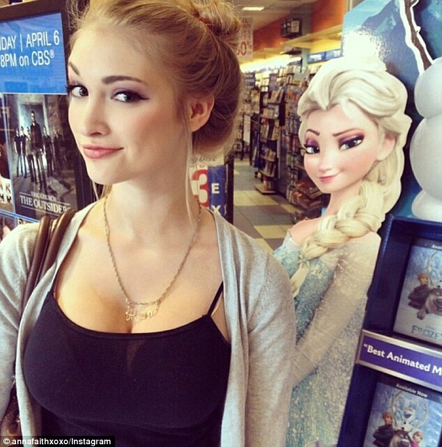 Anna Faith imitates Elsa