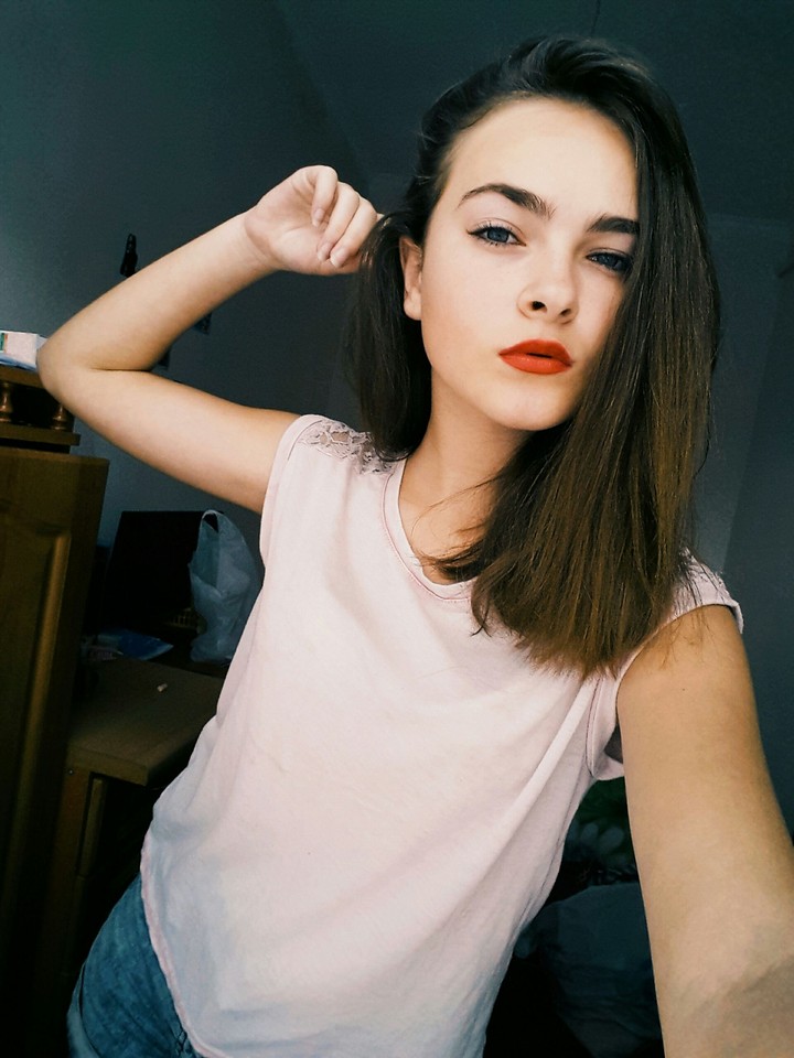 Девушка