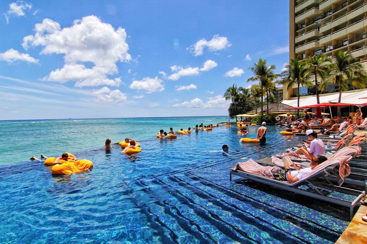 Infinity pool