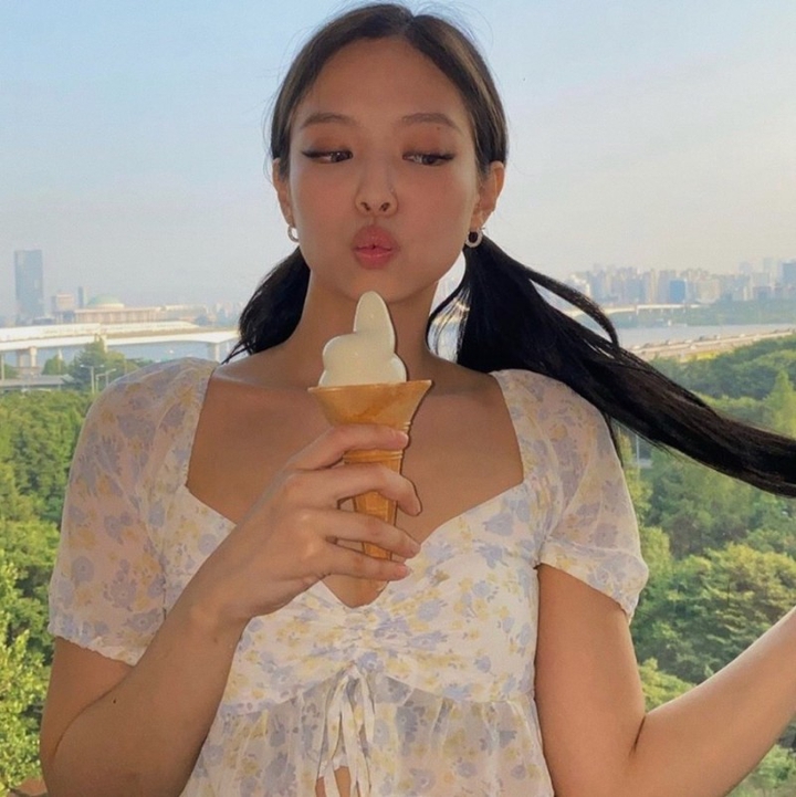 BLACKPINK Jenny Singer