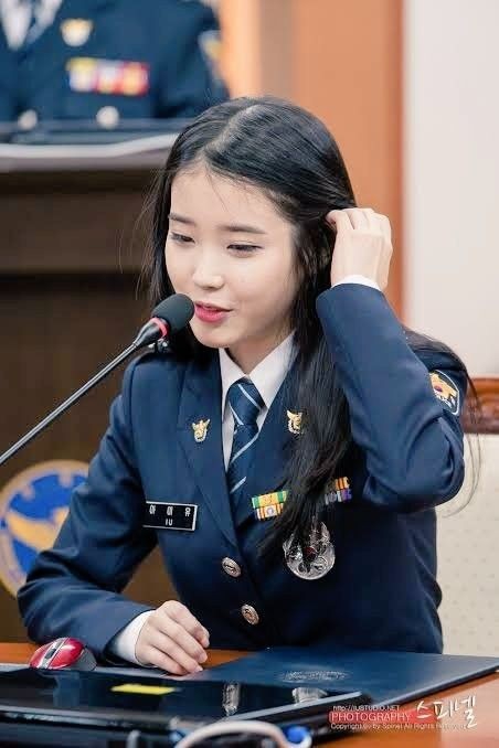 IU