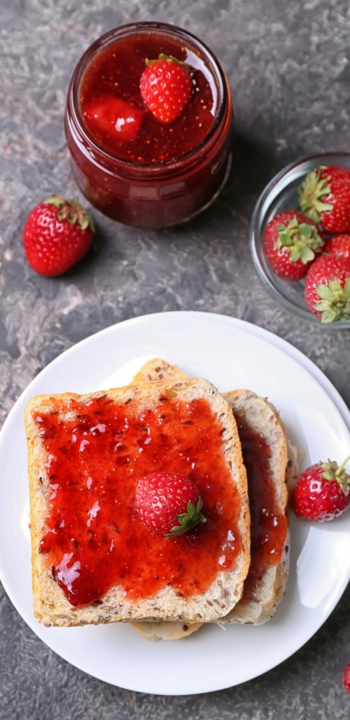 Strawberry toast