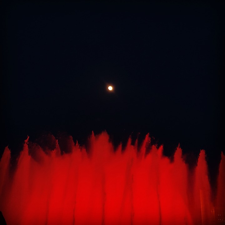 red moon