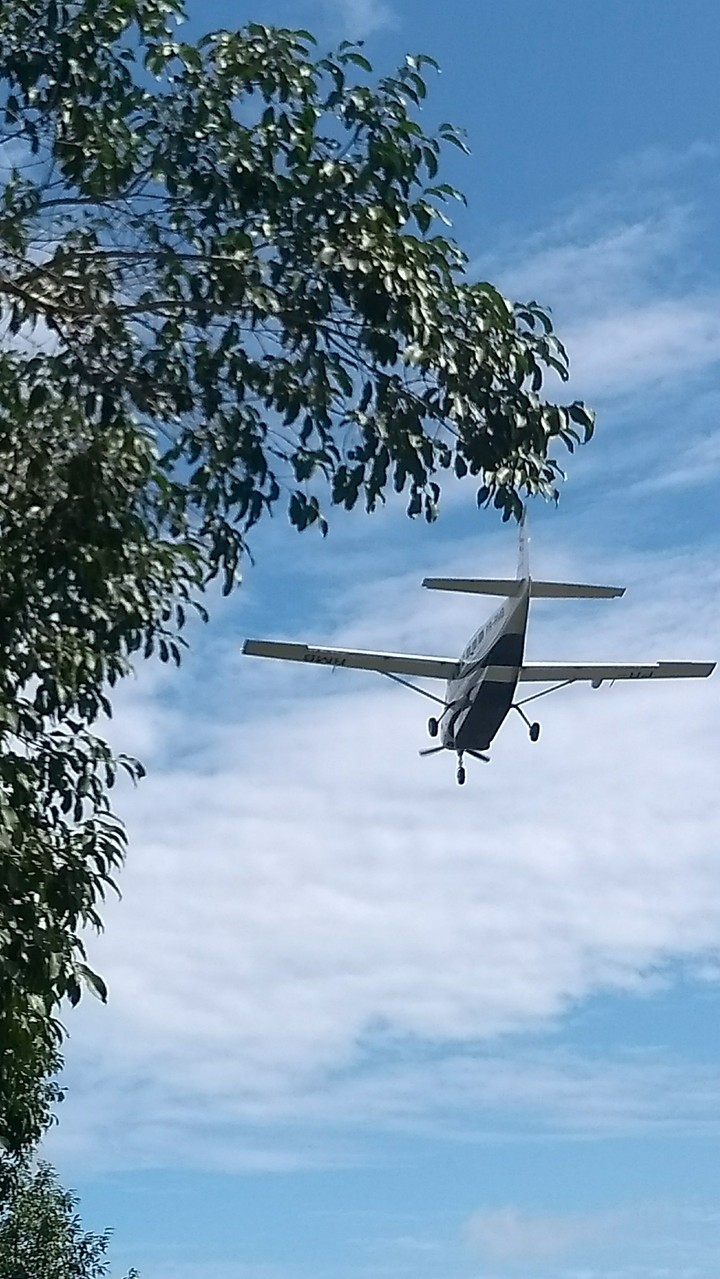 Avião passando ✍